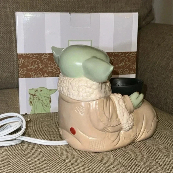 Scentsy Full Size Wax Warmer Star Wars Grogu The Mandalorian The Child Baby Yoda - Picture 10 of 14